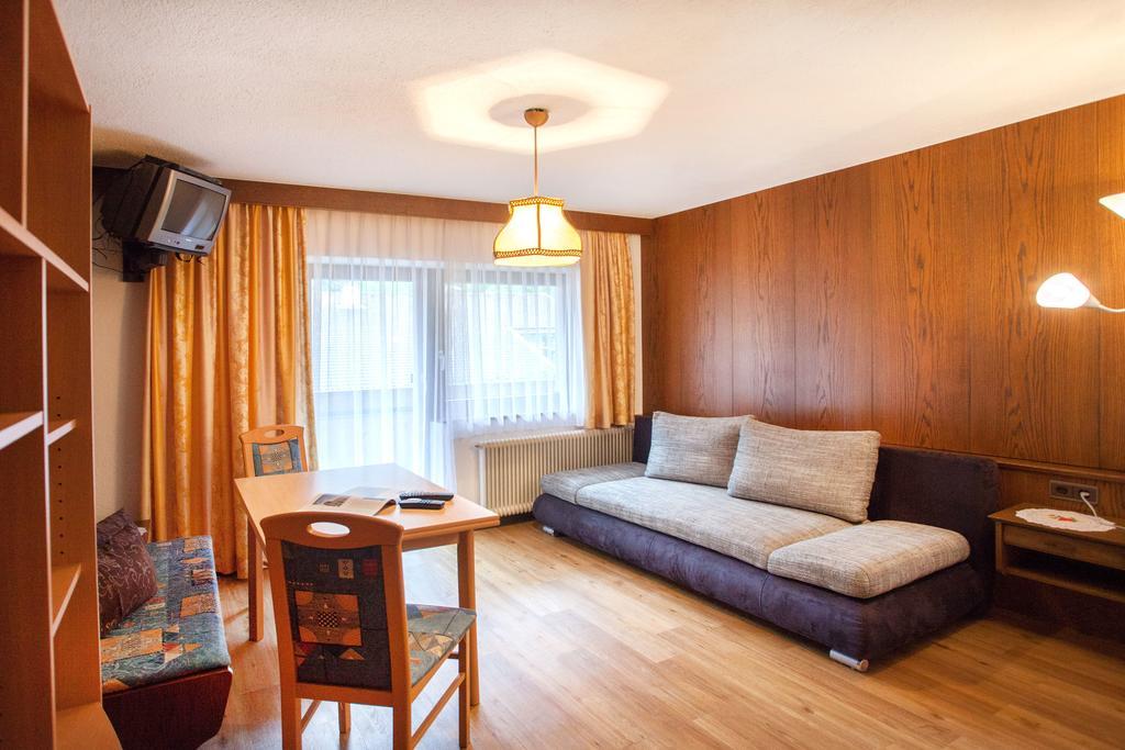 Haus Weidmannsheil Apartment Längenfeld Exterior foto